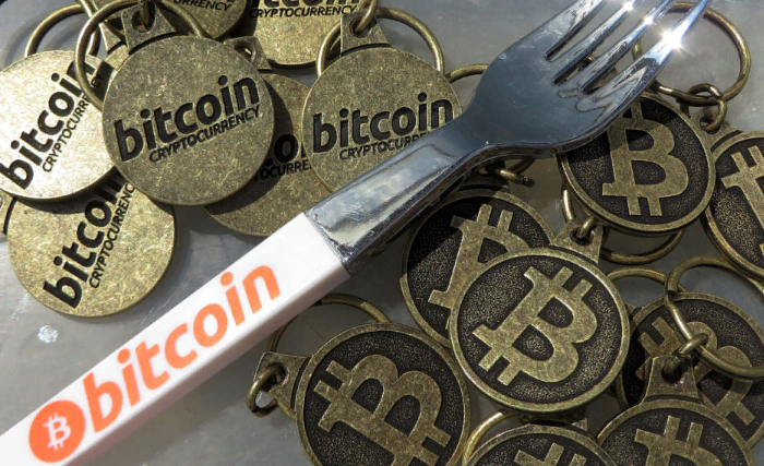 Blockchain-Gabel - was ist das und wie wirkt es sich auf den Preis von Bitcoin aus
